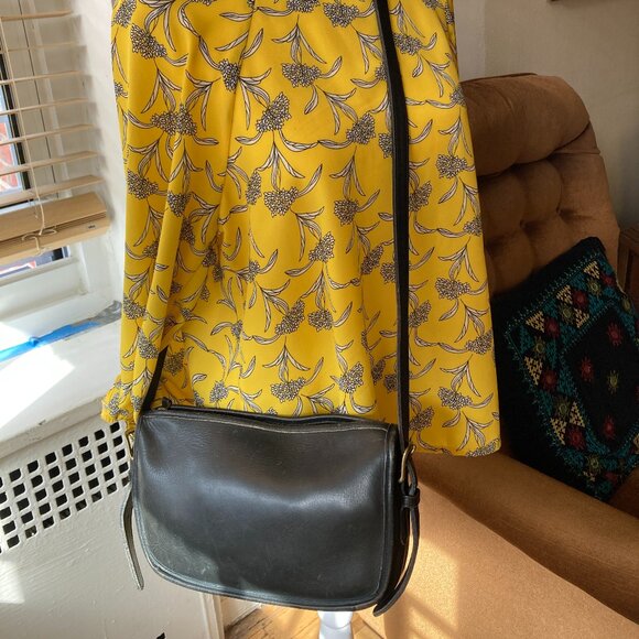 Vintage Coach Mitchell 9938 Crossbody Bag - Picture 8 of 8